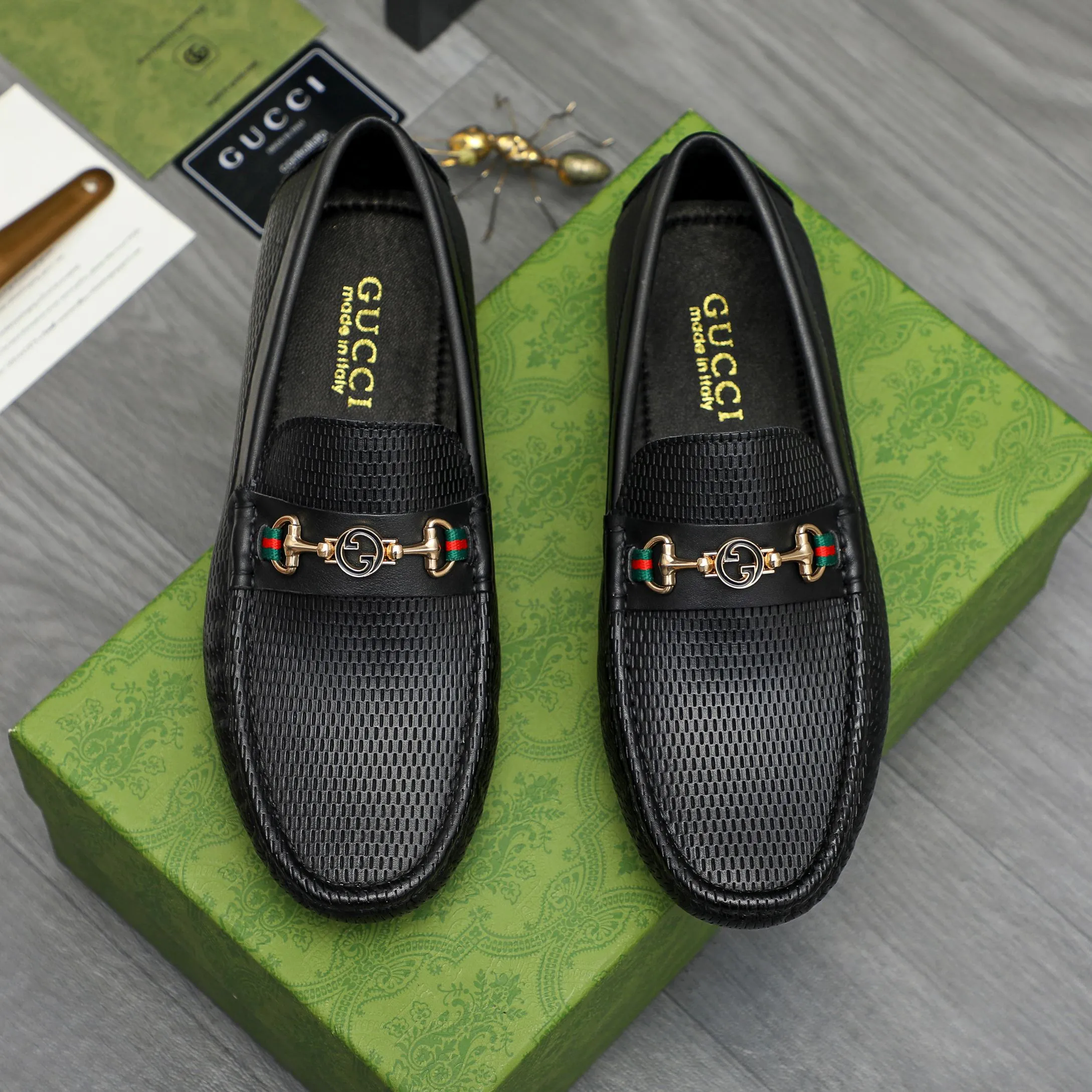 Men's shoes 💰p420 Product trademark: GUCCI (Gucci) casual slip-on men's shoes Regular size: 38-44 Product materials: Selected hollow cowhide upper, sheepskin lining, rubber outsole
